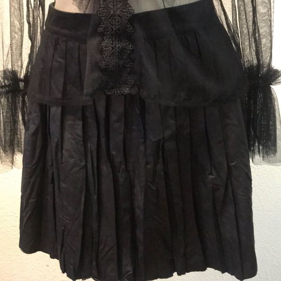 Black skirt - Picture 2 of 2